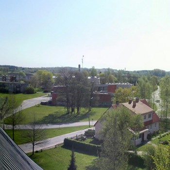Madliena no augšas