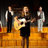 “Es – Latvija” valsts svētku koncerts Madlienas vidusskolā